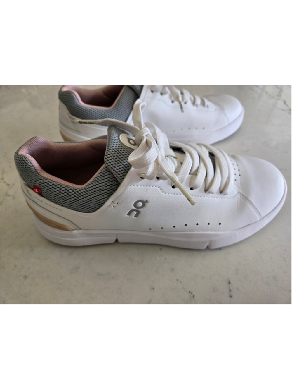 On The Roger Advantage White Rose Sneakers Women's US 8 EU 39 Style 48.99454 - Picture 3 of 8